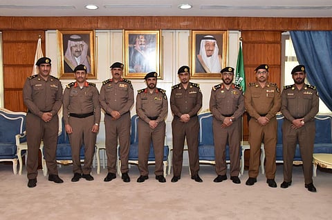 مدير شرطة حائل يقلّد 5 من الضباط رتبهم الجديدة