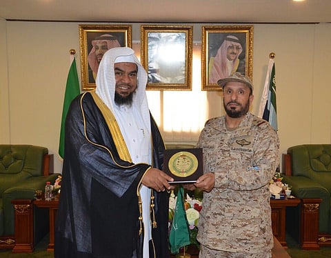 مدير هيئة الأمر بالمعروف يزور قائد قوة عرعر