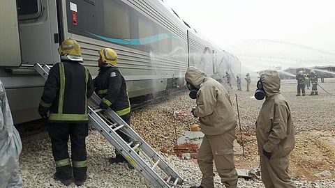 شاهد.. تفاصيل فرضية حادثة القطار بالرياض.. إطفاء وإخلاء وتطهير