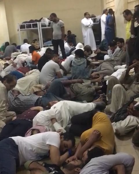 "حقوق الإنسان" تدخل على خط فيديو "تكدس توقيف المرور": سنزورهم اليوم