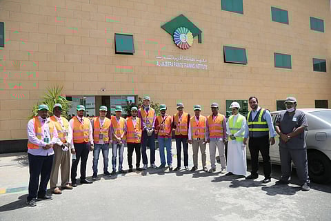 رحلة "دهانات الجزيرة" عبر 38 عاماً في زيارة لوفد نادي جامعة طيبة الهندسي