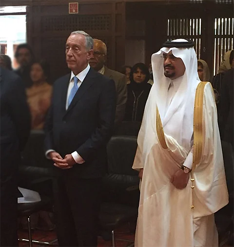 الرئيس البرتغالي يزور مسجد لشبونة ويطلع على خدماته للفقراء والمحتاجين