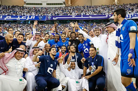 الهلال يتوج باللقب قبل جولتين والوحدة أول المغادرين