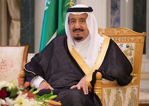 بالصور.. أمام خادم الحرمين.. الأمراء والمسؤولون الذين صدرت الأوامر الملكية بتعيينهم يؤدون القسم