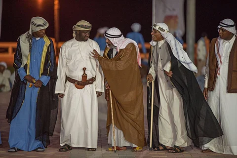 أهالي الجبيل يستقبلون بحارة الساحل الشرقي بعد العودة من الغوص