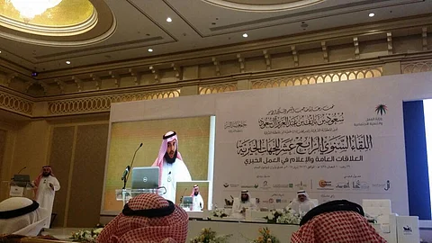 "الفريجي" يوصي بوجود معايير إعلامية لتجديد رخص المؤسسات الخيرية