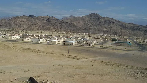مواطنون: "80 %" من مساحة مركز يلملم بالليث لا تتوافر بها خدمات الاتصال
