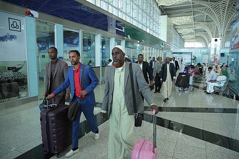 وصول الدفعة الأولى من المعتمرين ضيوف خادم الحرمين إلى المدينة