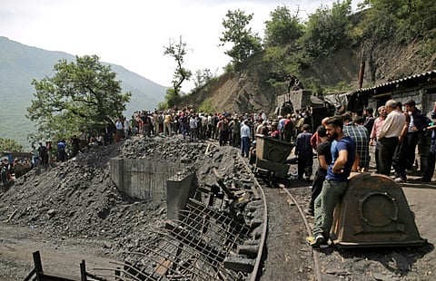 إيران.. ارتفاع عدد ضحايا انفجار منجم إلى 21 قتيلاً