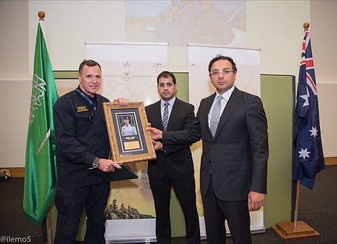 الملحق الثقافي بأستراليا يلتقي مبتعثي "برزبن" وضباط الحرس الوطني