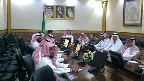 لجنة الدفاع المدني بالجموم تناقش خطة الأمطار والسيول
