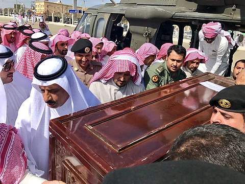 بالصور.. جثمان الشهيد "الحلافي" يصل البشائر وهذه وصيته لابنه الأكبر