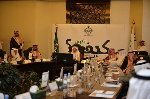 بالصور.. "الفيصل" يعلن أسماء 10 فائزين بجوائز ملتقى مكة الثقافي