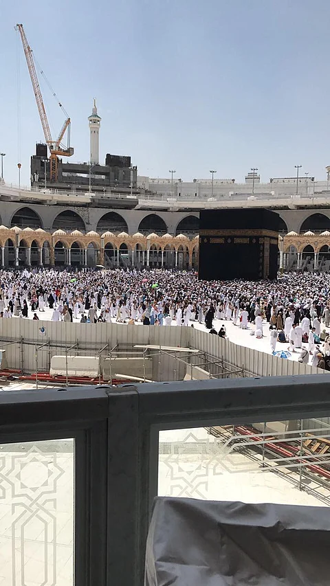 15 فتاة من دار الضيافة الاجتماعية بجدة يؤدين مناسك العمرة
