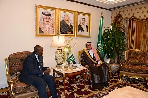 سفيرغينيا الاستوائية يشيد بجهود المملكة في خدمة ضيوف الرحمن