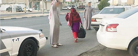 الجهات الأمنية والصحية بعرعر تتحفظ على عاملة منزلية مصابة بالإيدز