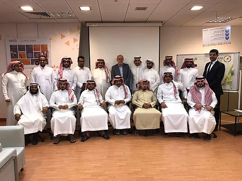 مركز دلني للأعمال يحتفي بالدفعة الأولى من خريجي برنامج العودة إلى أساسيات الأعمال