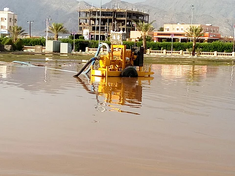 بالصور .. الأمطار تكشف المستور بمحايل عسير وتعري التعديات ومشاريع الملايين