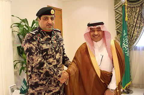 محافظ الجبيل يقلد "الحربي" رتبة "عقيد"