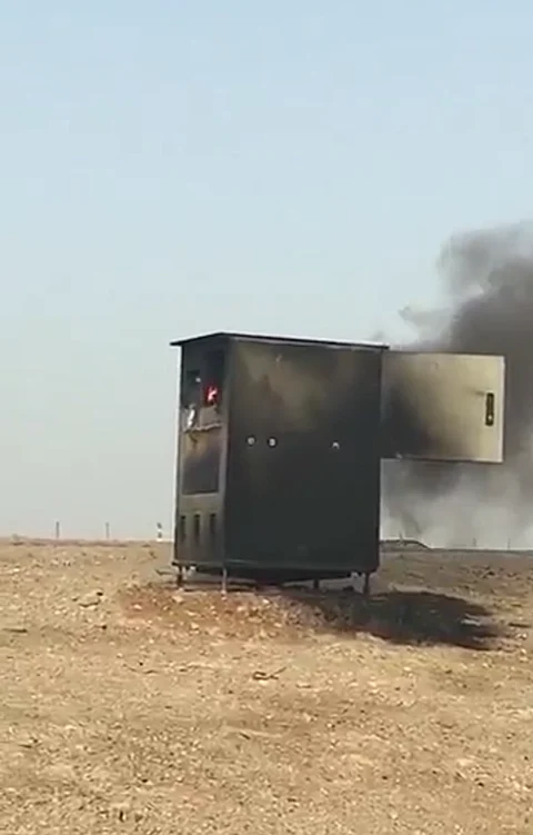 بالفيديو.. إشعال النيران في جهاز "ساهر" على طريق الرياض المجمعة