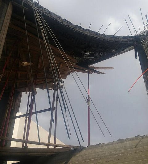 إخراج شخصين احتجزا في أحد المساجد بعد سقوط السقف عليهما بالعيص