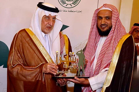 مستشار خادم الحرمين يهنئ "العبدلي" لحصوله على جائزة العام بملتقى مكة الثقافي