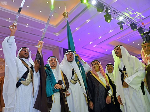 أمير الرياض يرعى حفل زواج 120 شابًّا وفتاة من ذوي الإعاقة الحركية