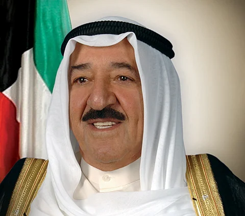أمير الكويت يعرب عن إدانة بلاده الشديدة لإطلاق قذيفة على دورية أمن في حي المسورة
