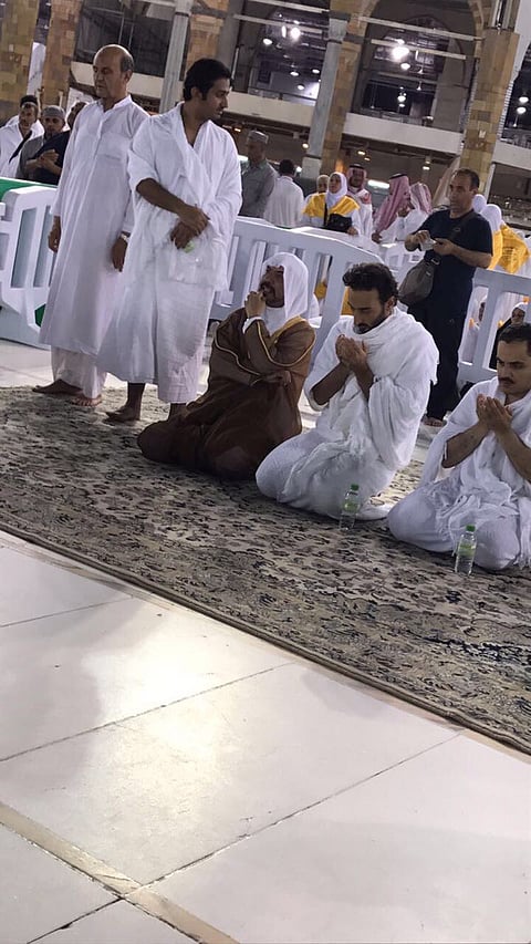 شاهد.. نائب أمير مكة داخل الحرم من دون حراسات أمنية