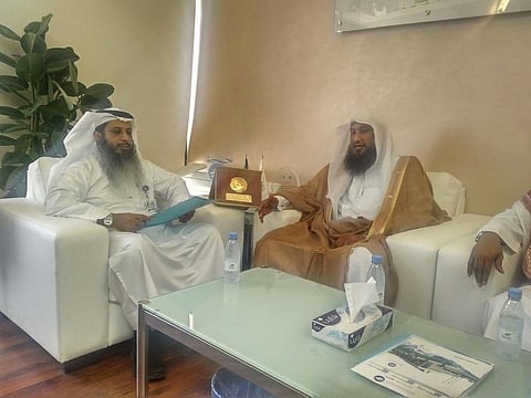 رئيس"هيئة الجبيل" يكرم مدير مركز تدريب مؤسسة تحلية المياه