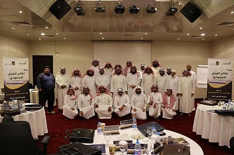 تأهيل أكثر من 100 جهة خيرية على العقود ونظام العمل