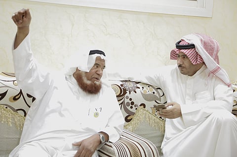 آل فرج يكشف لـ"سبق": ورقة بمعسكر كشفي قبل أكثر من 40 سنة سر زياراتي لـ47 محافظة بالسعودية