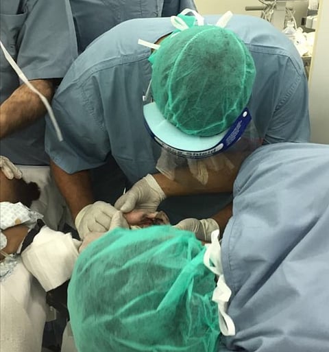 فريق إنقاذ من "المدني" يحرر يد طفلة من فرامة بعمليات مستشفى فهد بجدة للمرة الثانية