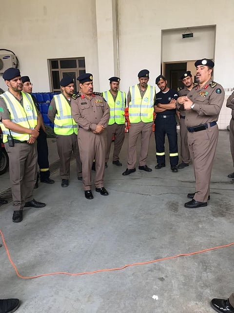 بالصور.. "آل كاسي" يشهد تدريب أفراد الدفاع المدني على الإنقاذ المائي