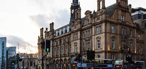 الإعلام البريطاني يشيد بدور المسلمين في إغاثة منكوبي هجوم مانشستر الدامي