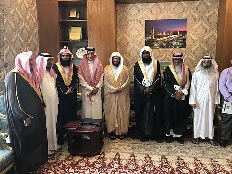 محافظ بيشة يدشن مشروع "وقف القرآن الكريم" بقيمة 10 ملايين ريال