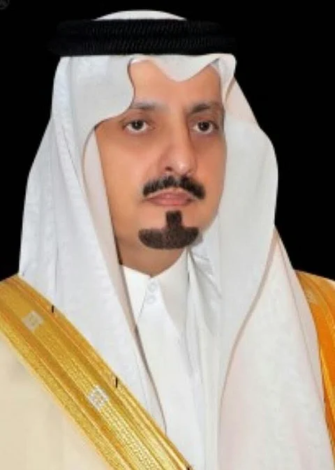 أمير عسير يطمئن على صحة "النايف"