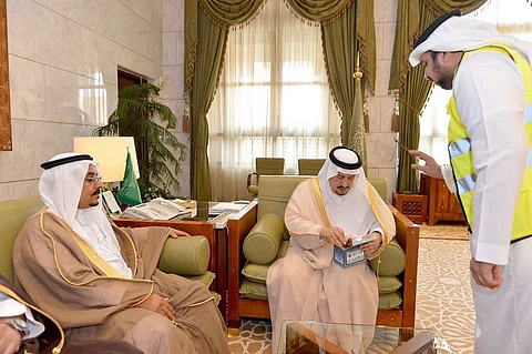 أمير الرياض يطلع على مبادرة رمضان أمان بلا حوادث