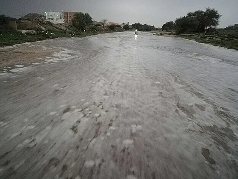 هطول أمطار متوسطة إلى خفيفة بالطائف