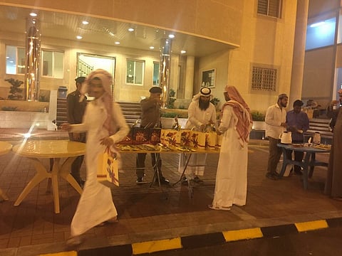 بالصور.. سجون الطائف تزف 42 سجيناً شملهم العفو الملكي