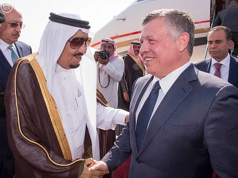 خادم الحرمين الشريفين يستقبل ملك المملكة الأردنية الهاشمية