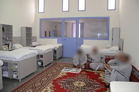 "سبق" تزور سجن الحائر وتكشف الواقع بالصور.. "وليس من رأى كمن سمع"