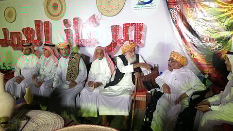 "الغباوي" ألغاز يستعيد بها الكبار ذكريات زمان في ليالي ينبع الرمضانية