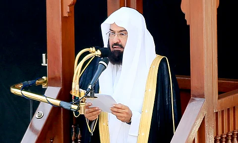 خطيب الحرم المكي: على الأمة أن تنخلع من حيز المقال والانفعال