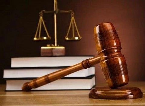 سلّ صيامك.. قاضٍ حَكَم بالعدل دون أن يعرف القضية