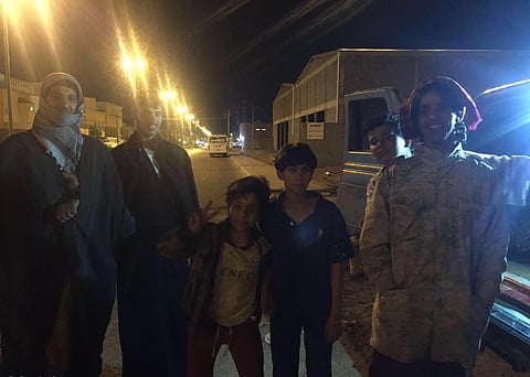 طريف .. أجواء رمضانية باردة والشباب يرتدون الفرو والملابس الشتوية مساءً