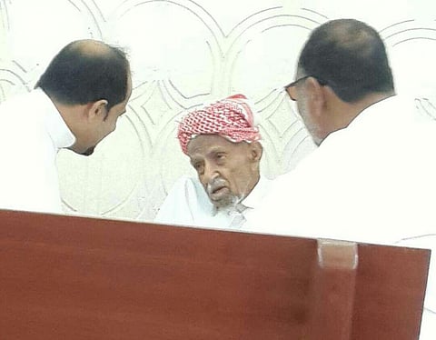 سيارة تدهس إمام مسجد بجدة فجراً.. "عاش بالمسجد ومات في الطريق إليه"