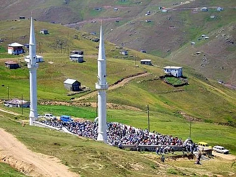 تعرّف على قصة مسجد "كأني أكلت" الأغرب في العالم!