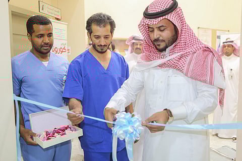 تدشين عيادات وبطاقة المسن الإلكترونية بشرافاء وادي الدواسر