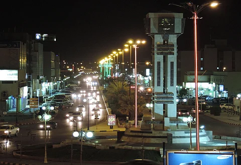 158 معلمة مغتربة يروين لـ "سبق" معاناتهن مع النقل خارج عرعر